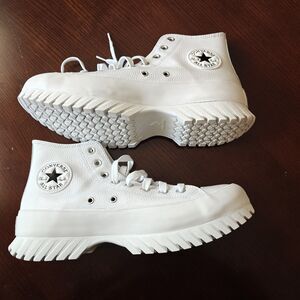 M8.5/W10.5 Converse Chuck Taylor All Star Lugged 2.0 Hi Sneaker White/Egret